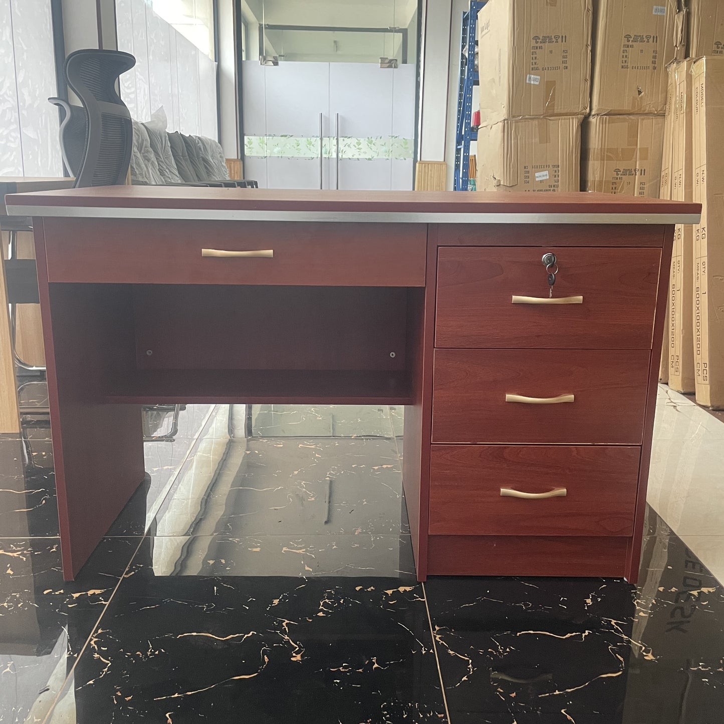 Hot Selling High Quality Office Desks In Stock