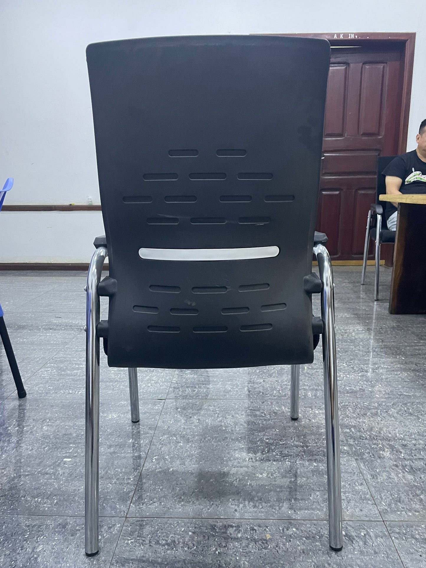Office chair simple conference staff chair breathable mesh dormitory stool computer chair home book